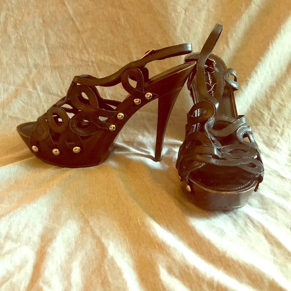 Sexy Jessica Simpson heels 👠